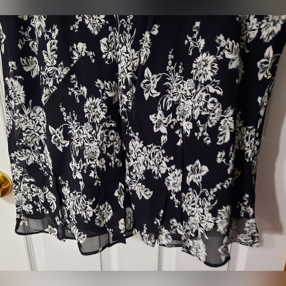 Vintage Liz Claiborne Floral Print Flowy Skirt - Picture 4 of 8